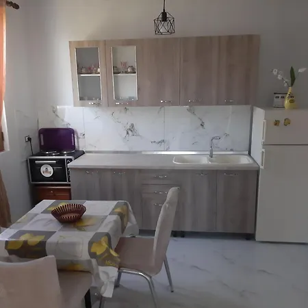 Shtepi Me Qera, Altini Guest house